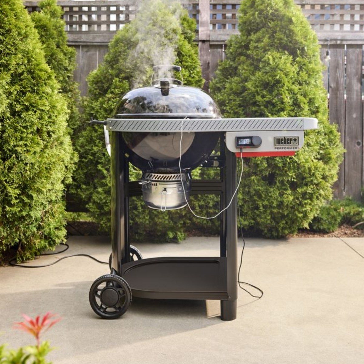 Smart Grill Węglowy z wyświetlaczem WEBER Performer Smart 57 cm