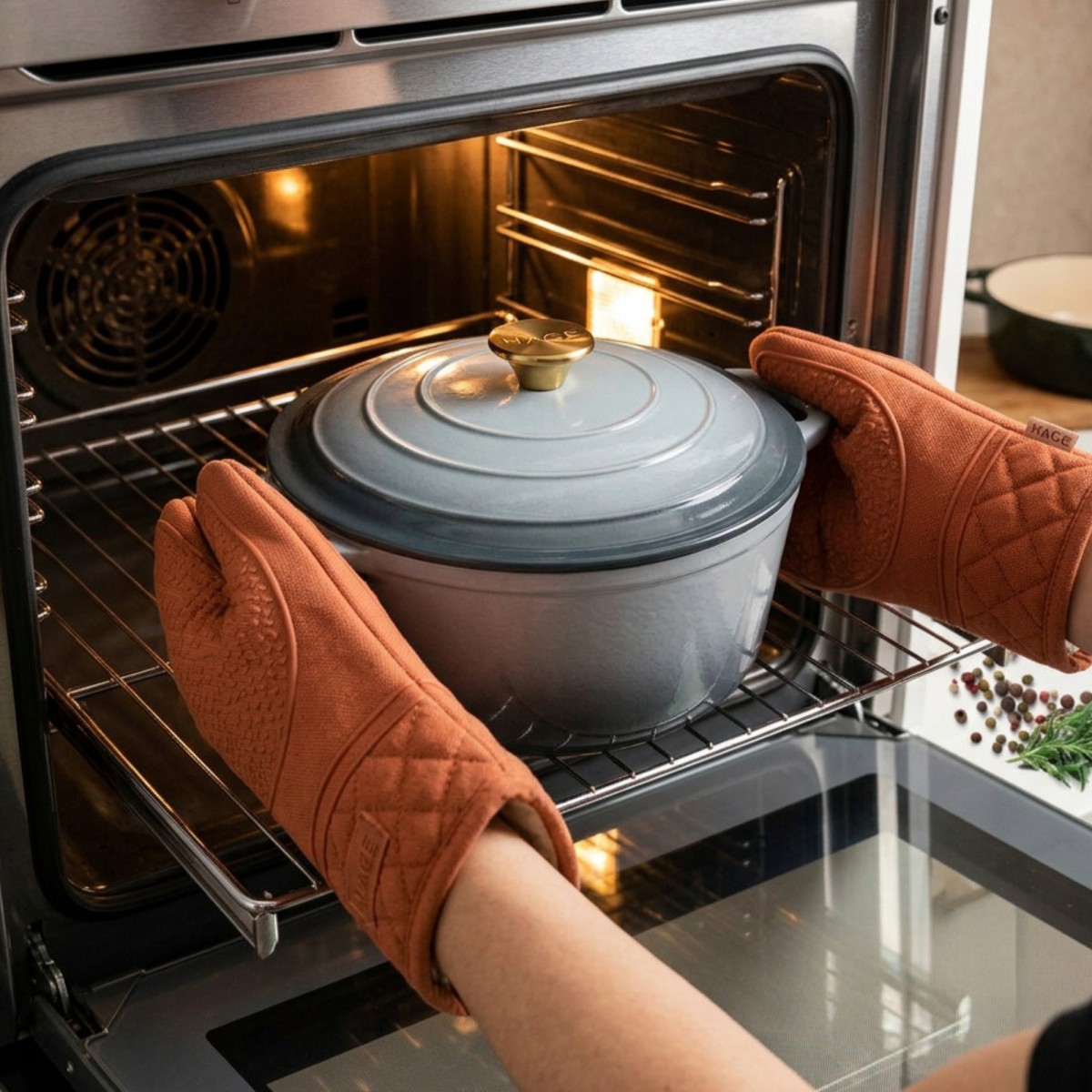 Garnek żeliwny emaliowany HAGE 4L 24 cm sól morska