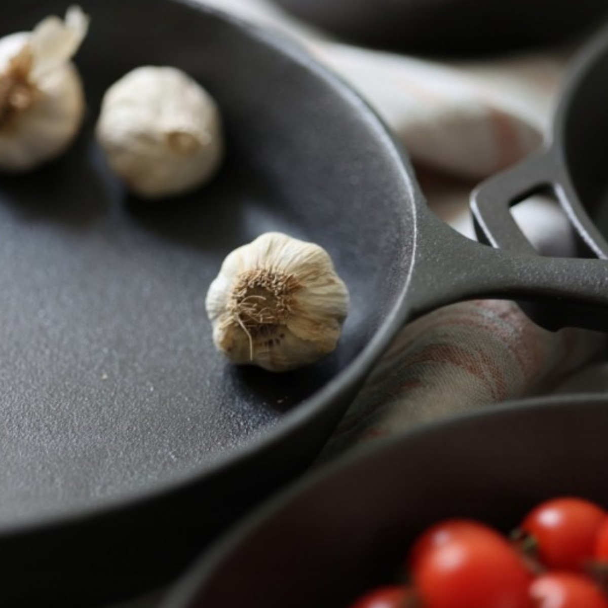 Patelnia Żeliwna Grill Piekarnik Indukcja HAGE 25,5cm
